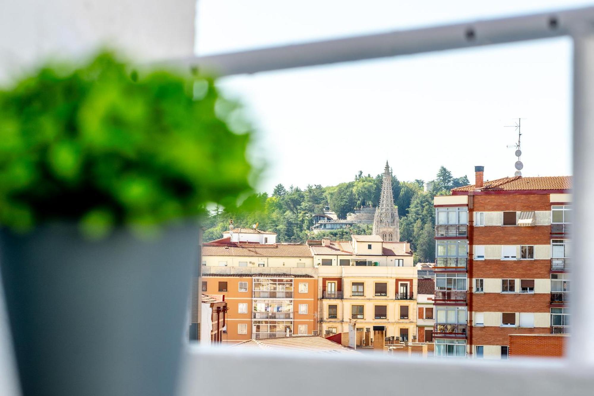 Con Vistas A La Gran Catedral Apartment Burgos Bagian luar foto